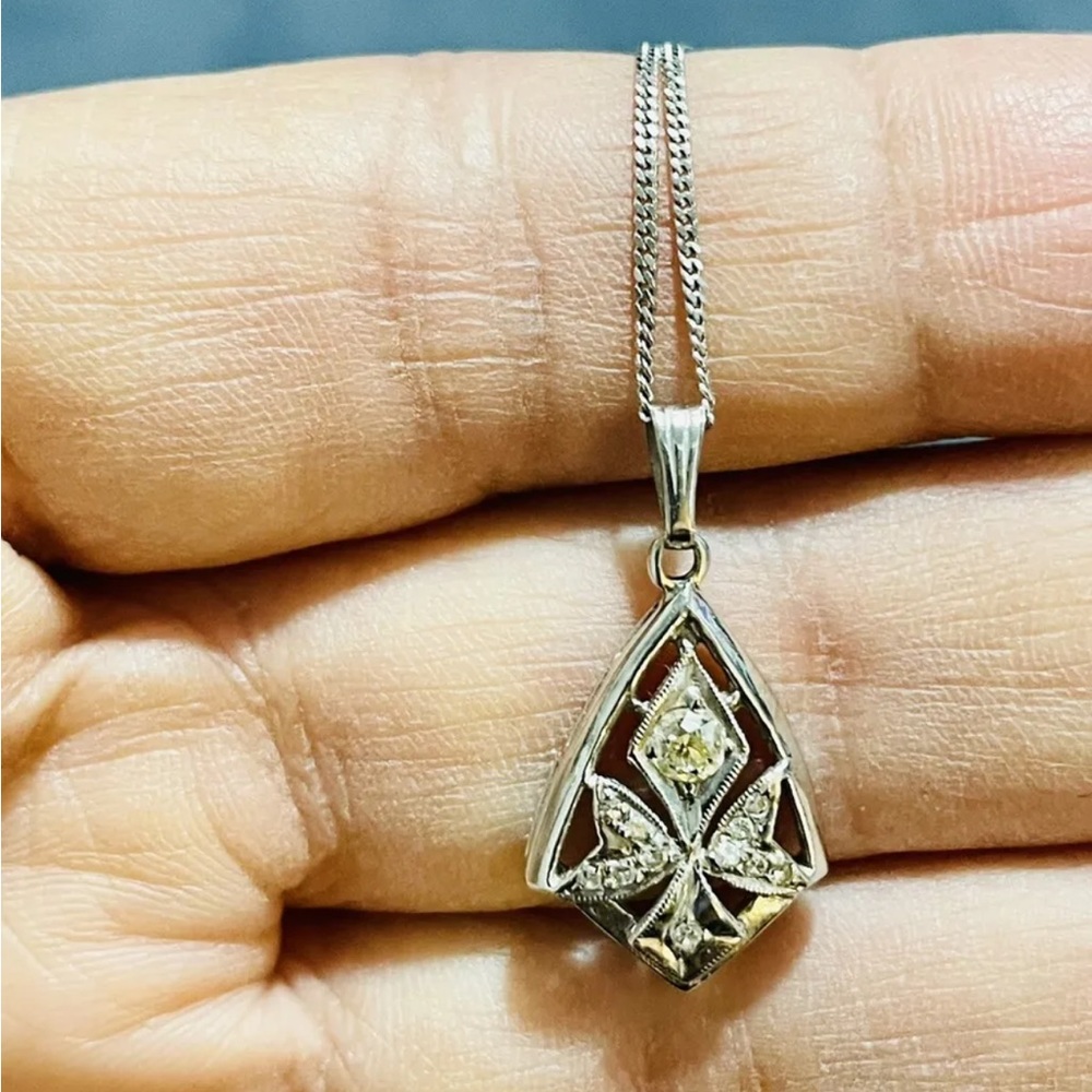 Vintage pendant necklace trapezoid shape
